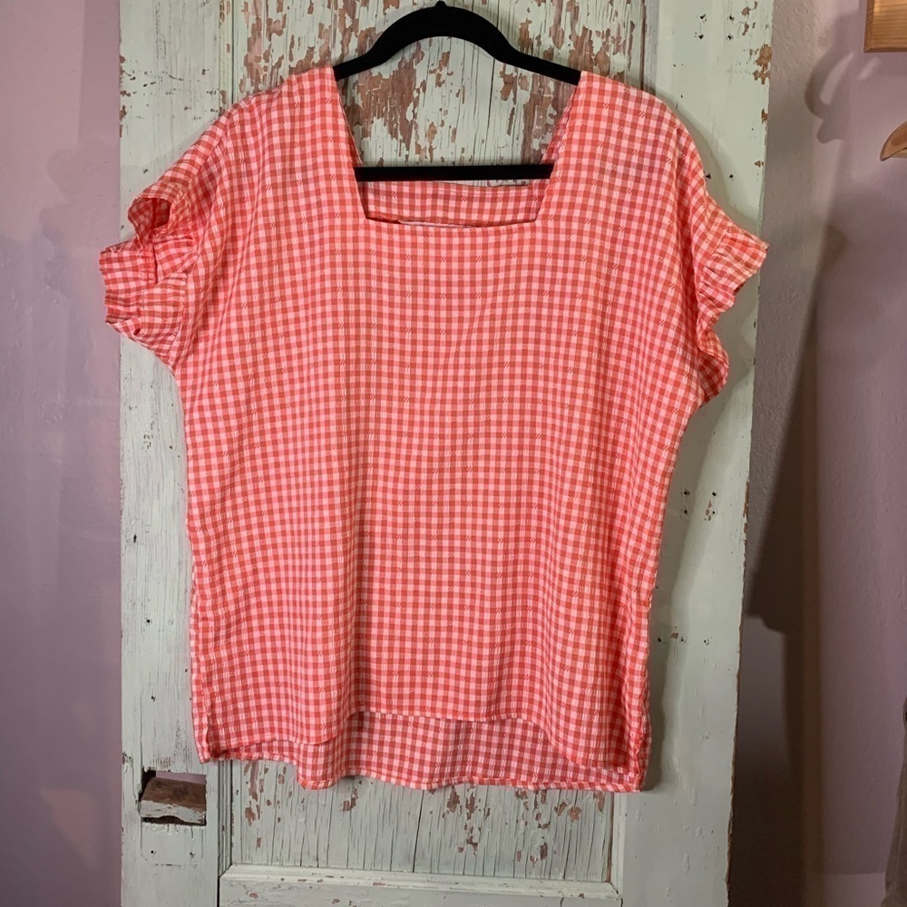Women’s girls with curves  short sleeve red white gingham print size S blouse